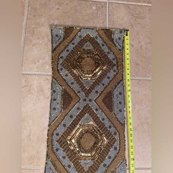 Z Galleries beaded table runner - Picture 6 of 11